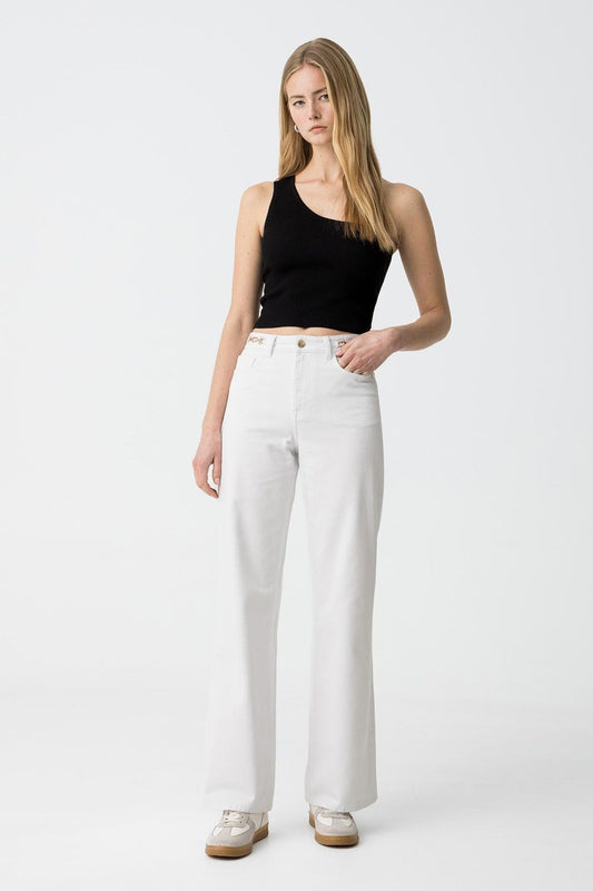 "Jeans Bonny 46 - Donna in Bianco, modello palazzo ad alta vita e gamba larga, vista frontale"