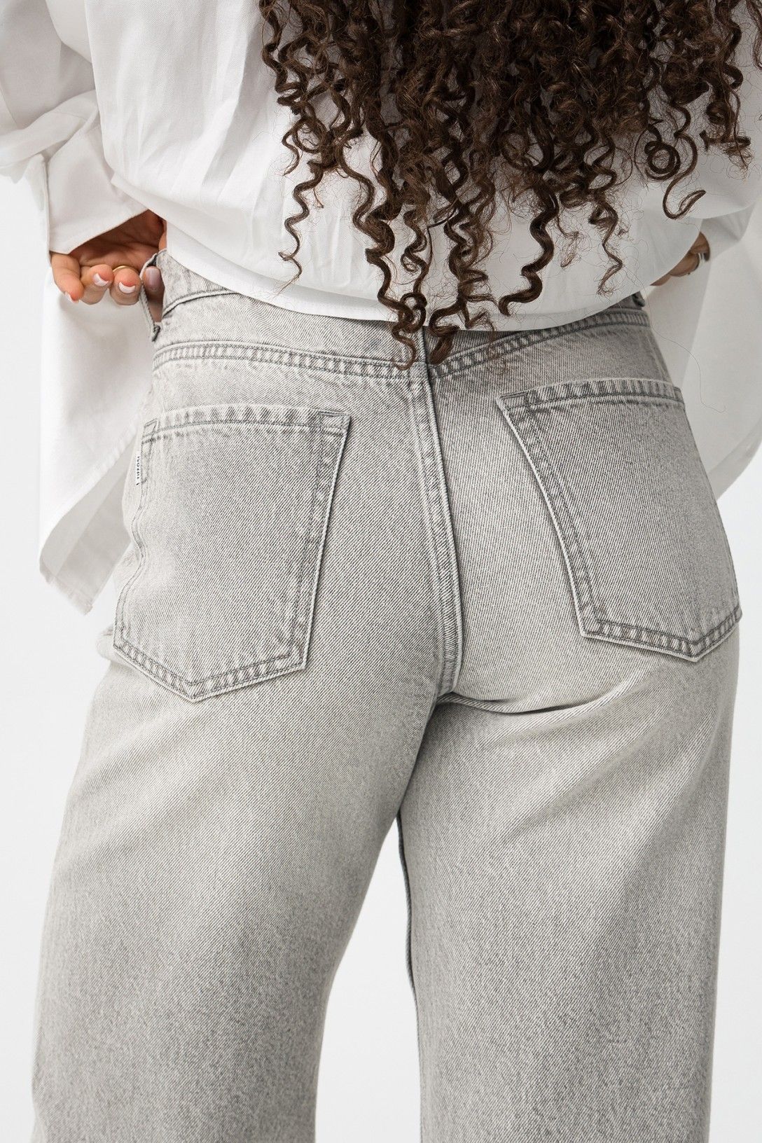 Jeans bonnye donna grigio wide leg Bonnye_52 - vista posteriore con dettaglio tasche