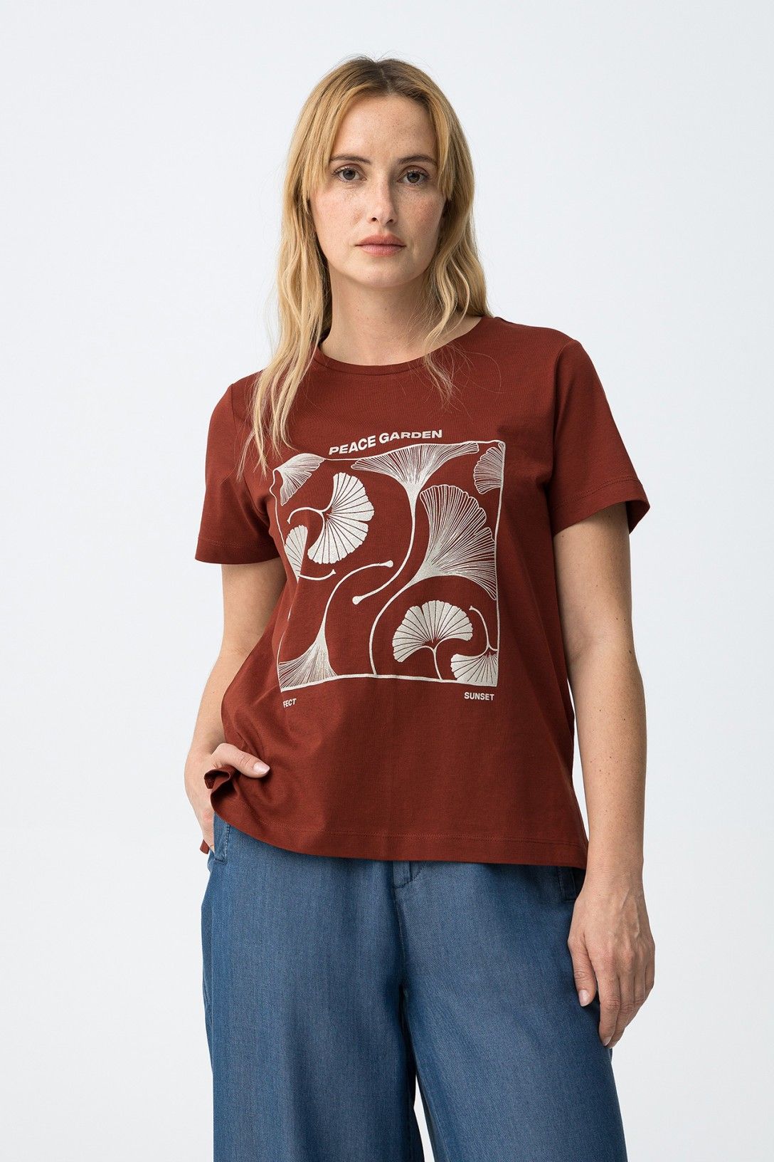 T-shirt donna Brandy indossata, vestibilità regolare cotone casual

