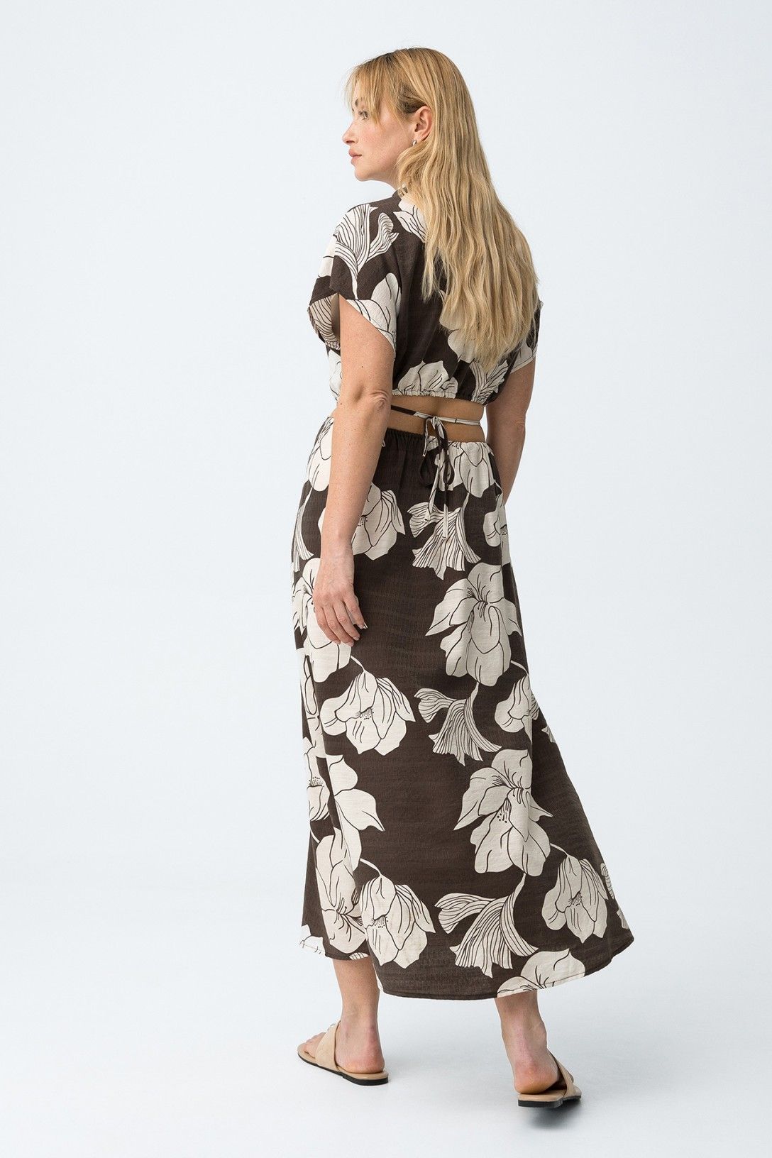 Abito donna viscosa Corneto  - indossato, lunghezza e vestibilità estate - vista posteriore