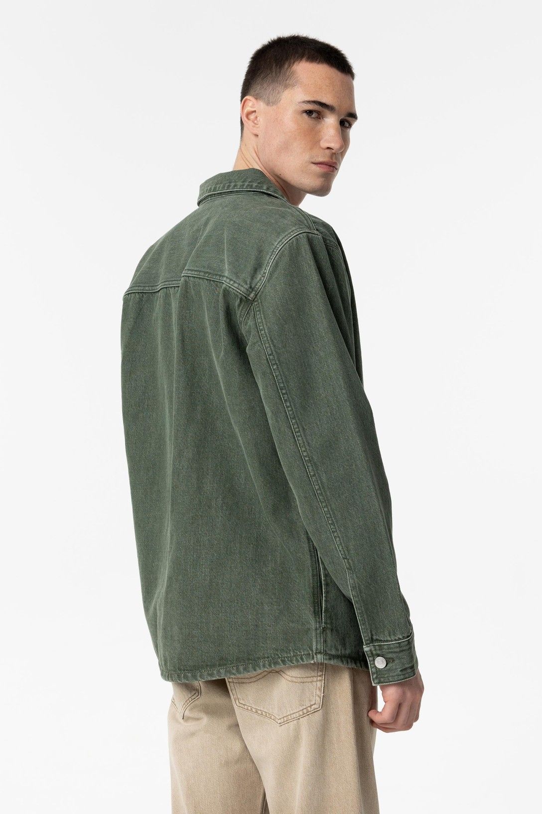 Giubbotto jeans Cristo verde - vista posteriore e taglio oversize
