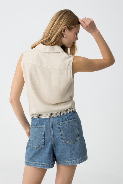 "Canotta Lino Dosi - Vista dietro del gilet donna estivo in lino"