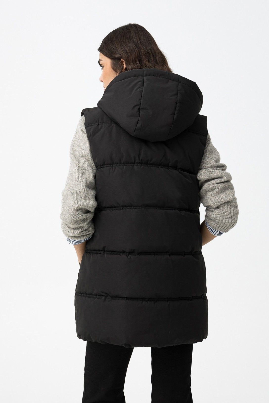 "Gilet imbottito donna Duranduran - vista posteriore - dettaglio trapuntatura e cuciture"