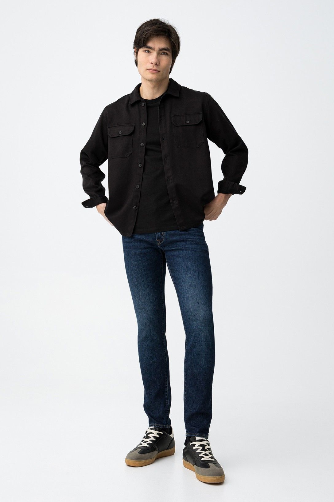 Jeans uomo Dylan 113 dark lavaggio scuro - vista frontale cinque tasche
