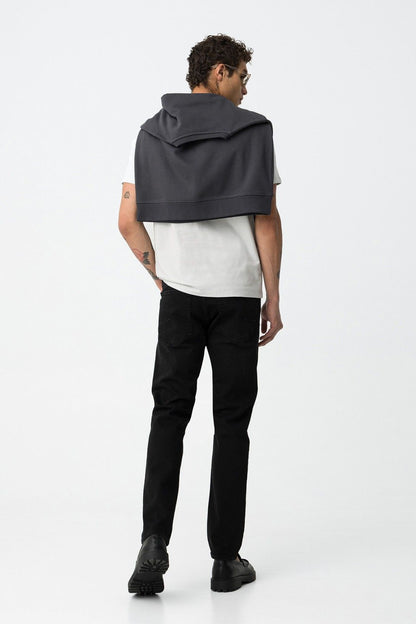 Jeans uomo nero Dylan_106 - vista posteriore che mostra vestibilità slim e dettagli tasche
