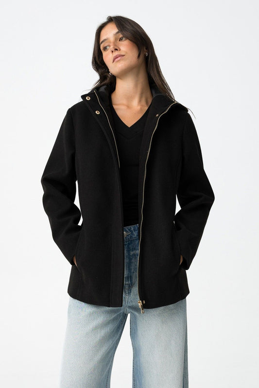 Cappotto Enny nero donna - vista frontale con zip e cappuccio