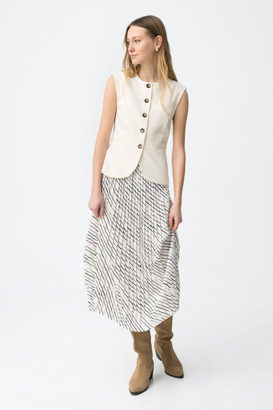 Vestito donna Finca gilet doppio petto gonna lunga plissé - vista frontale - indossato