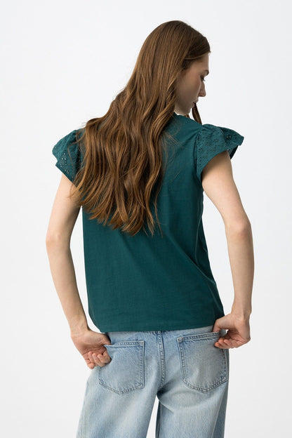 T-shirt donna Graciosa con volant verde con volant – vista posteriore, vestibilità regolare 100% cotone