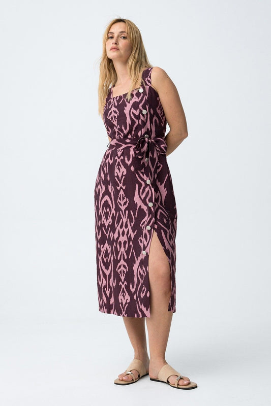 Abito donna slim fit guigas viscosa motivo grafico - vista frontale con cintura su sfondo neutro