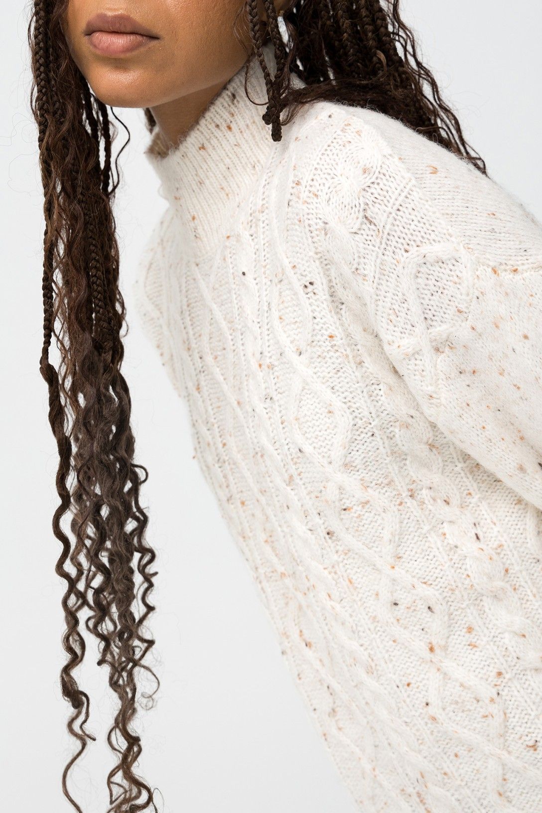  Dettaglio lavorazione a trecce maglione Hagall