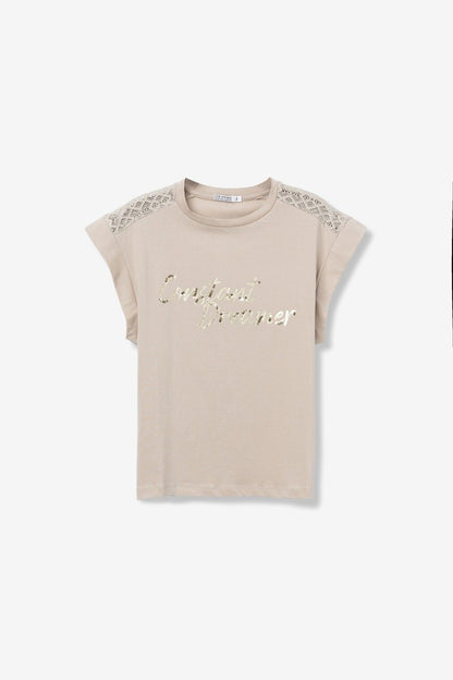 T-Shirt Horsea donna beige manica corta con dettaglio pizzo sulle spalle e scritta stampata – Frarò Shop