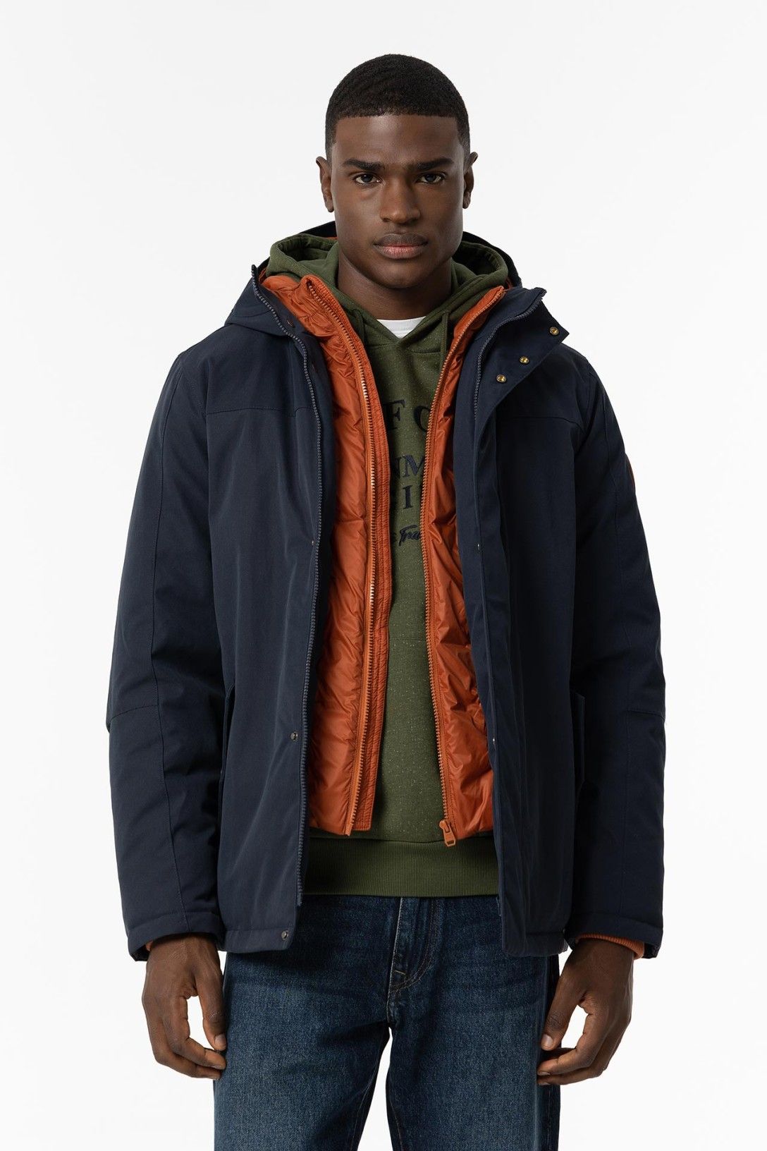 Giubbotto Huang blu indossato - look casual uomo autunno inverno
