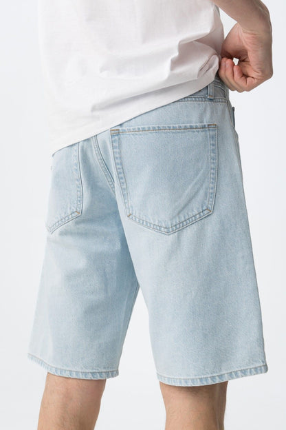 Bermuda uomo jacob in cotone denim chiaro – dettaglio cuciture e tasche posteriori