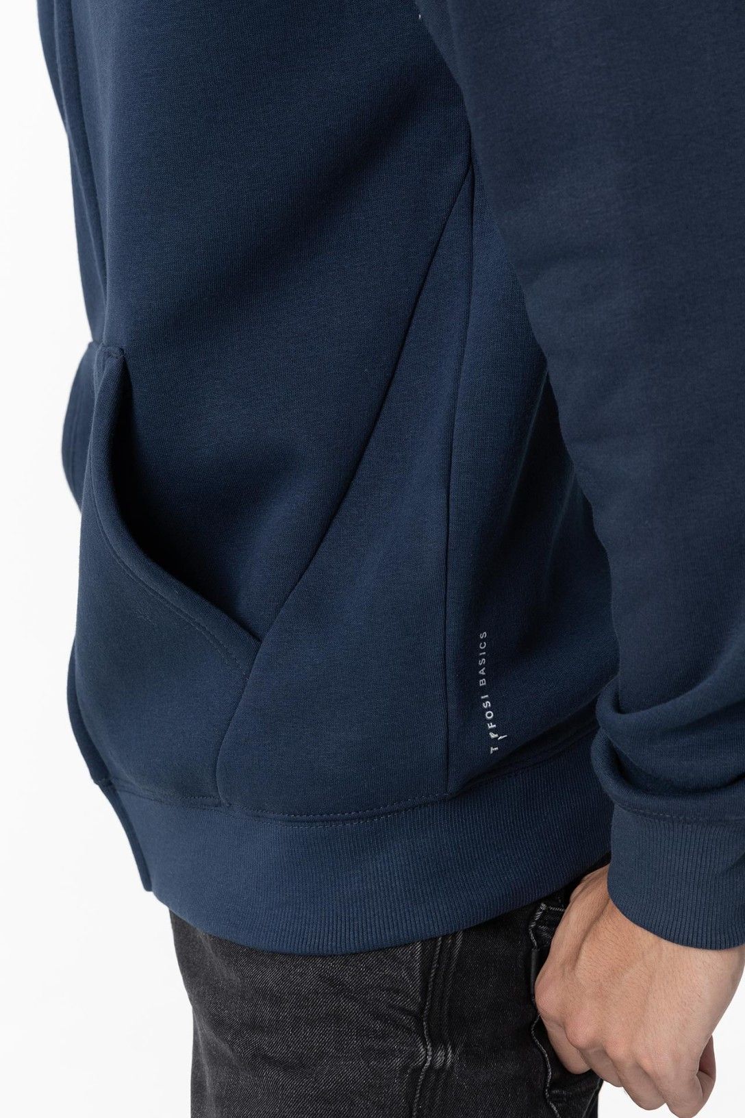 Felpa James Tiffosi - dettaglio zip e tasche frontali
