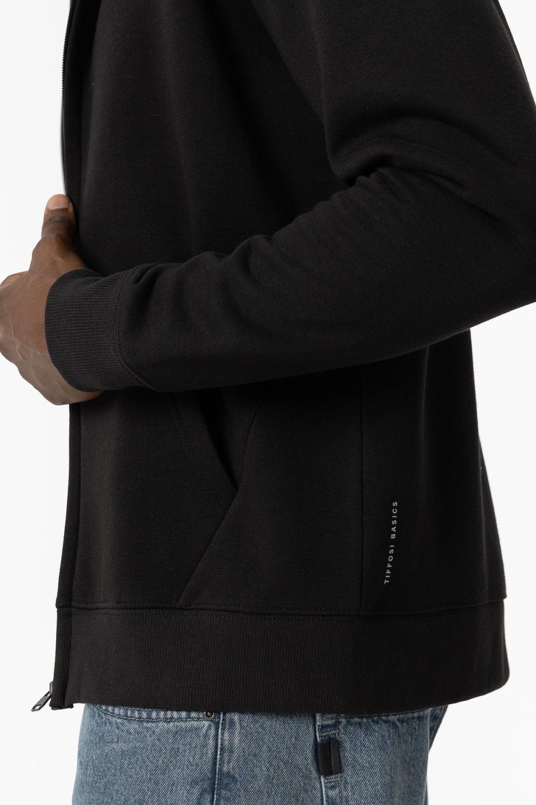 Felpa James Tiffosi blu e nera - composizione 60% poliestere 40% cotone
