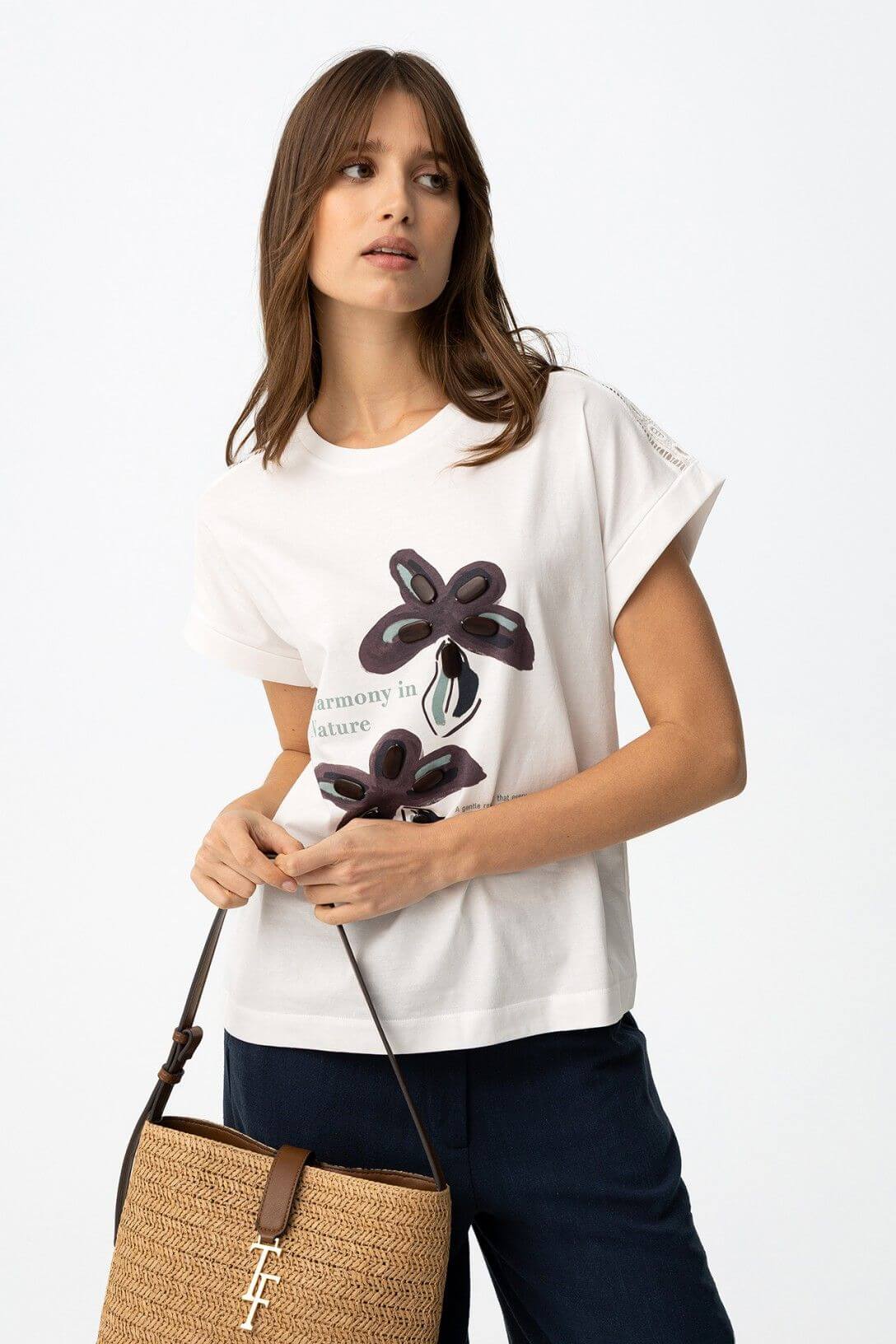T-shirt donna Jermaine bianca – vista frontale con stampa floreale scura, manica corta scollo rotondo 100% cotone Tiffosi
