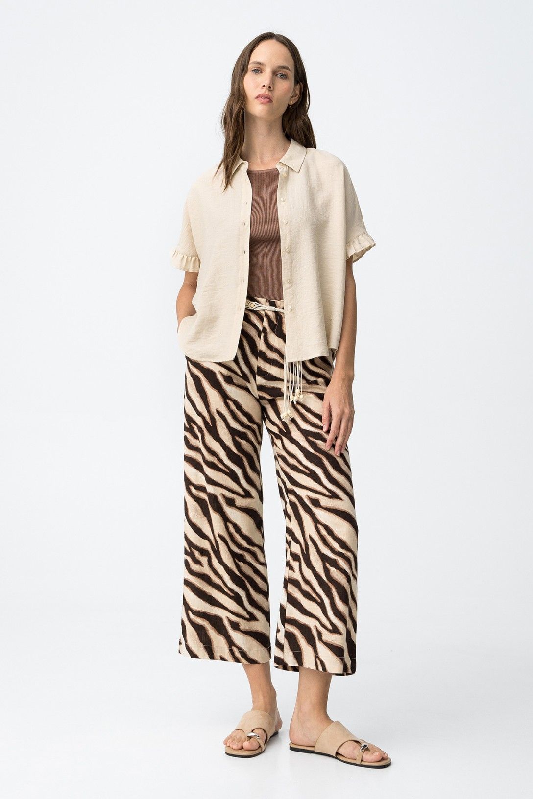 pantalone joana donna a palazzo fantasia, total look indossato.