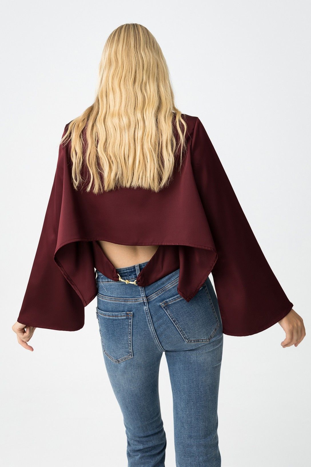 "Camicia Kansas donna - vista posteriore, dettaglio tessuto raso e maniche lunghe"