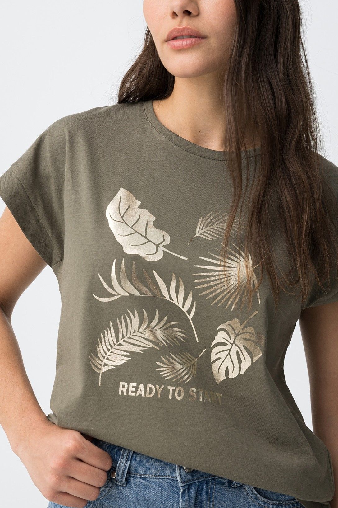 T-Shirt donna Kika verde militare - dettaglio stampa frontale in oro