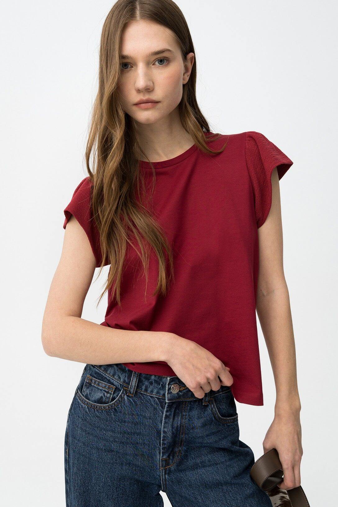 T-Shirt donna Kira Paprika – indossata modella