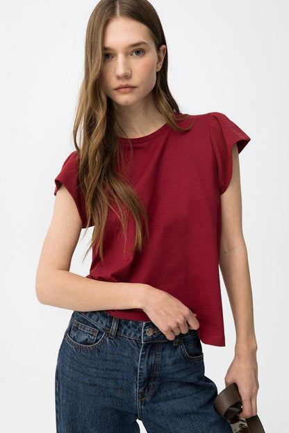 T-Shirt donna Kira Paprika – indossata modella