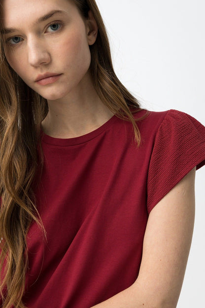 T-Shirt donna Kira Frarò colore Paprika – dettaglio arricciatura spalla