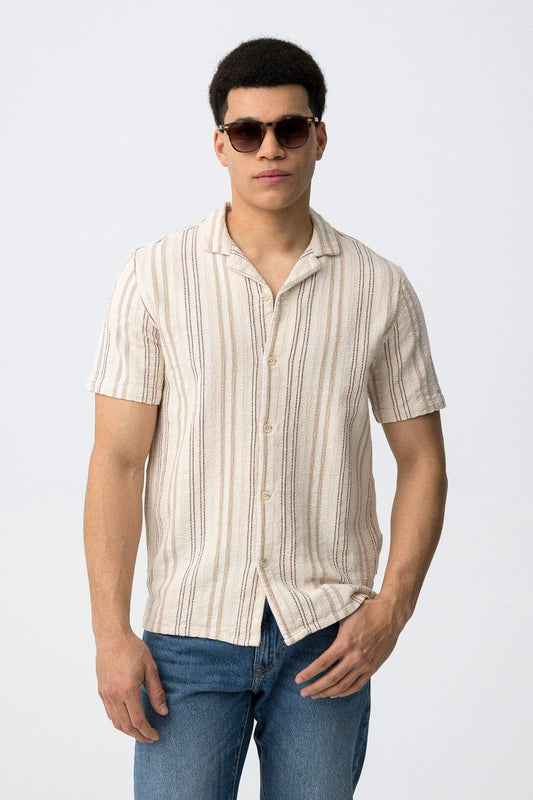 Camicia uomo Koda mezza manica a righe verticali beige e blu, collo revers, 100% cotone – Tiffosi | Frarò
