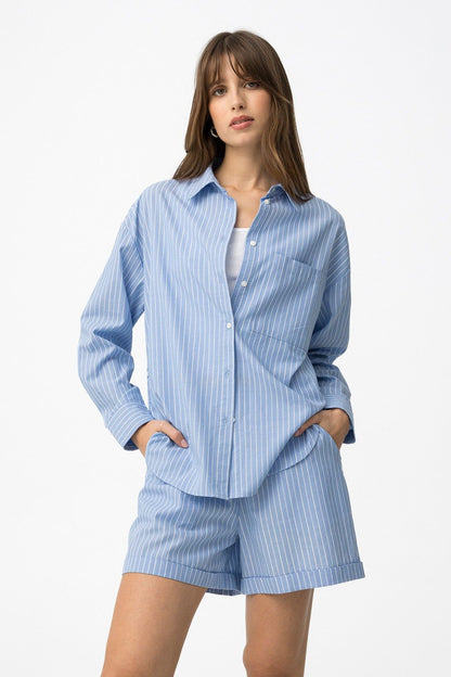 Camicia donna cotone blu righe bianche - vista frontale tasca