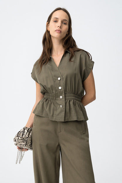 dettaglio camicia del coord set donna lence verde
