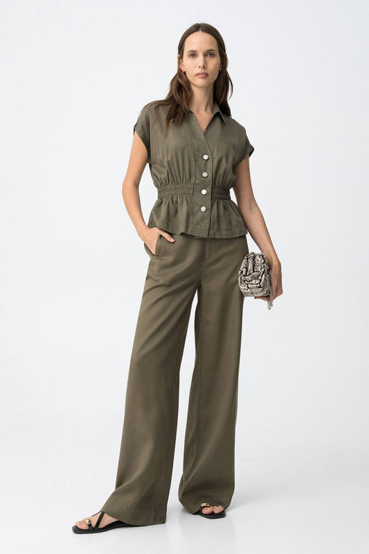Coord set donna Lence verde militare in LYOCELL, vista frontale: camicia con elastico in vita e pantalone wide leg – Tiffosi | Frarò
