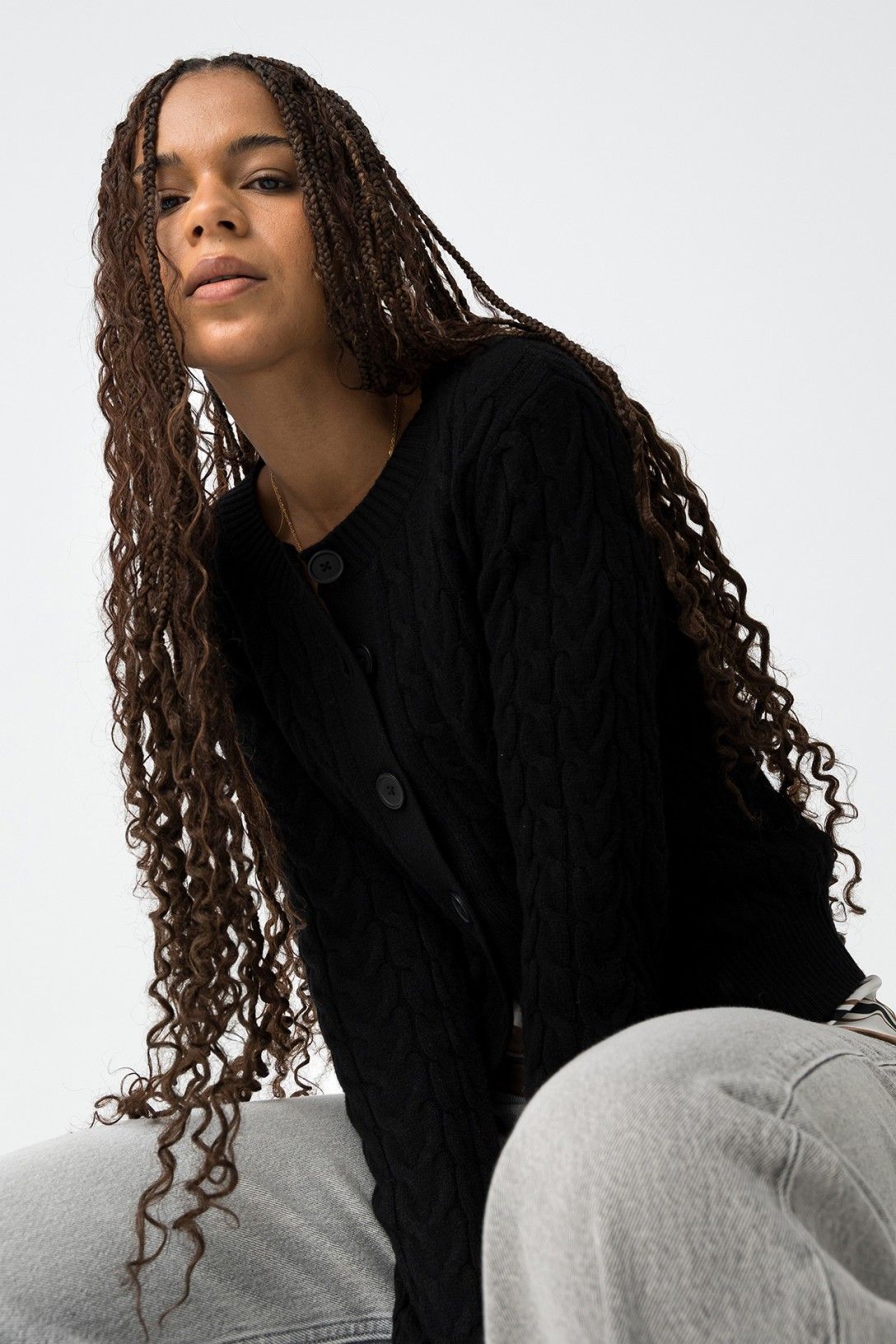 Cardigan Limnoria donna nero - vista laterale slim fit con maniche lunghe