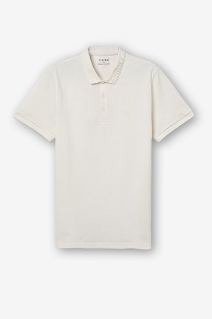 polo uomo manning vista frontale e-commerce sù sfondo neutro.