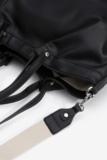 Borsa Marianne nera minimal — dettaglio laterale e tracolla | Frarò
