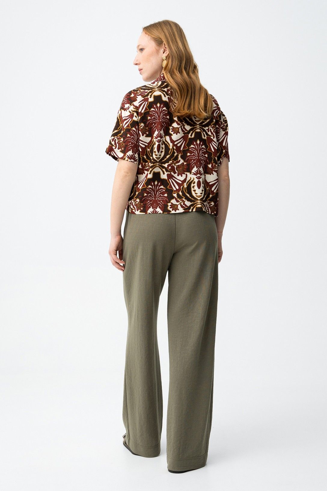 Vista posteriore pantalone palazzo Donna Mellow verde militare donna gamba larga effetto slanciante