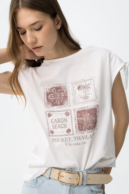 Dettaglio stampa vintage color terra su t-shirt donna Meloetta in cotone 100%