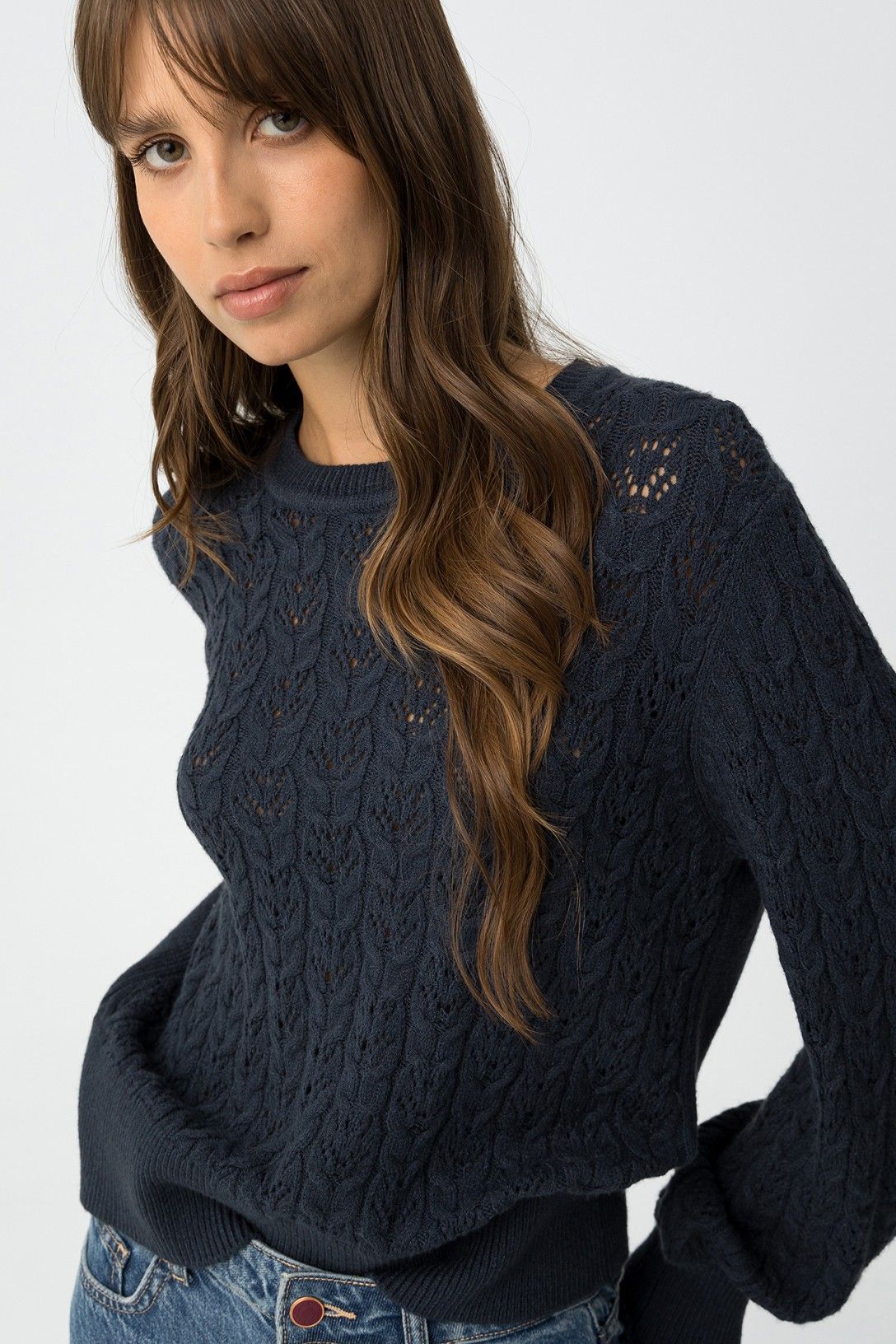 "Maglione Melusine blu donna - dettaglio lavorazione traforata e texture - Tiffosi"