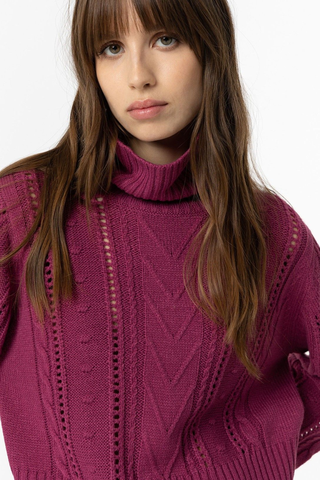 Maglione donna fucsia Midnattsol - dettaglio collo alto e lavorazione maglia
