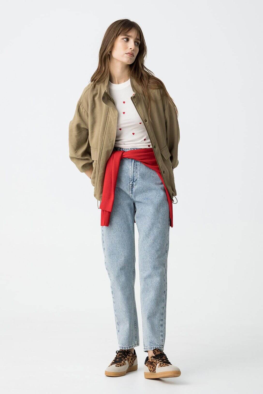 "Jeans Mom 126 indossato - Look vintage con vestibilità mom fit - Jeans donna a vita alta - Frarò"