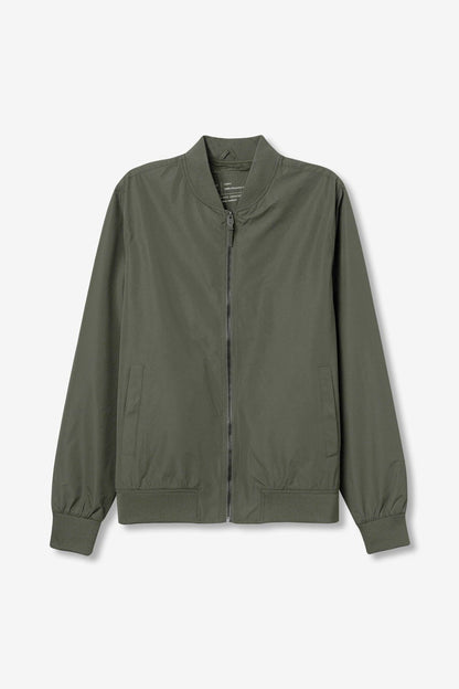 Giubbotto leggero uomo montana colore salvia - vista e-commerce sù sfondo neutro.