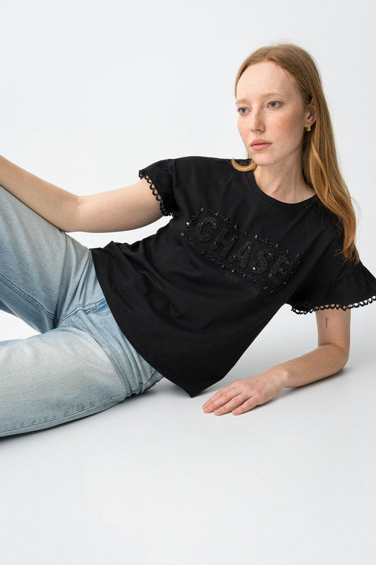 T-shirt donna noemia nera maniche rifinite pizzo dettaglio lucido rilievo - vestibilità regular