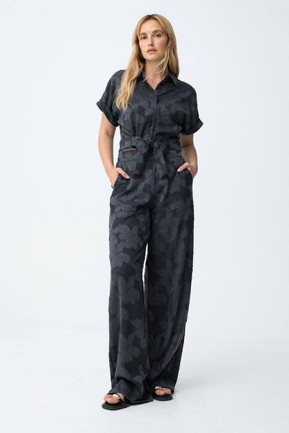 Completo donna fantasia floreale Opera in blu indossato, look elegante 