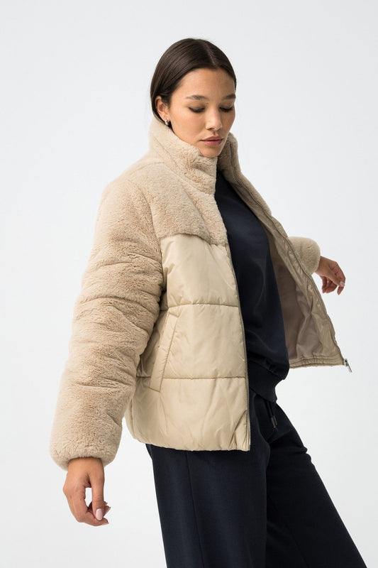 Giubbotto donna nylon imbottito - dettaglio tasche frontali e maniche