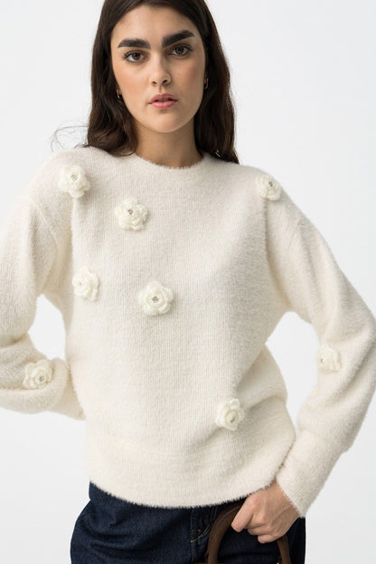 Maglione Puffy donna con applicazioni floreali e perle - vista frontale