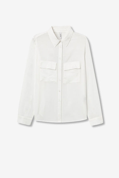 Camicia Tiffosi stesa su sfondo neutro, colore bianco Star White in viscosa
