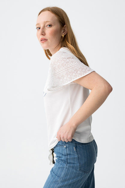 T-shirt donna Remi Bianca maniche pizzo ricamo blu Ocean Breeze - vista laterale dettaglio
