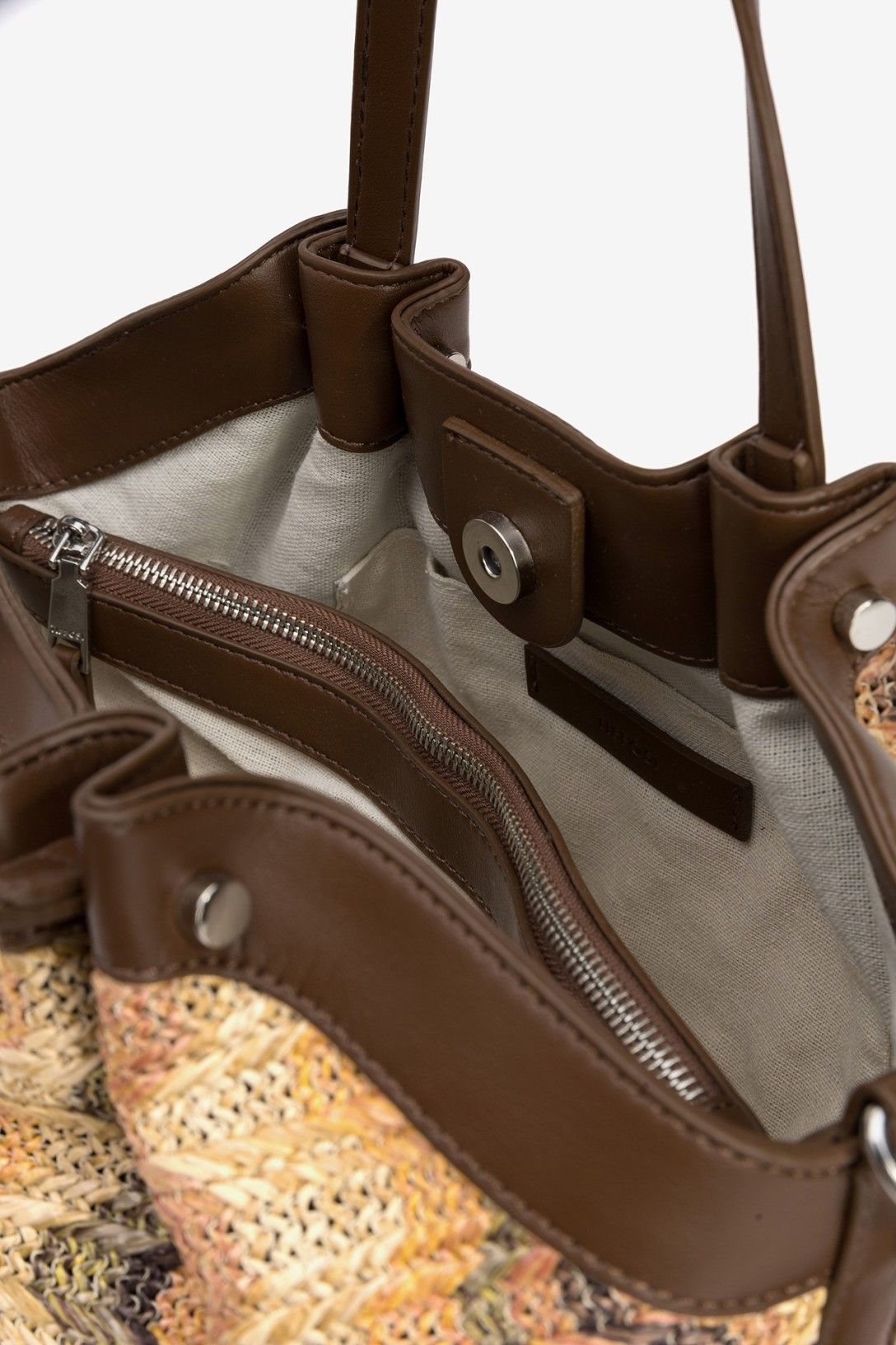 Borsa Saphire 100% poliuretano vegano — dettaglio manico e texture | Frarò
