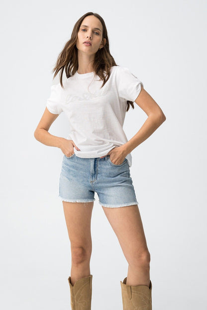 T-shirt seadra donna in bianco manica corta vista frontale - indossata da modella total  look