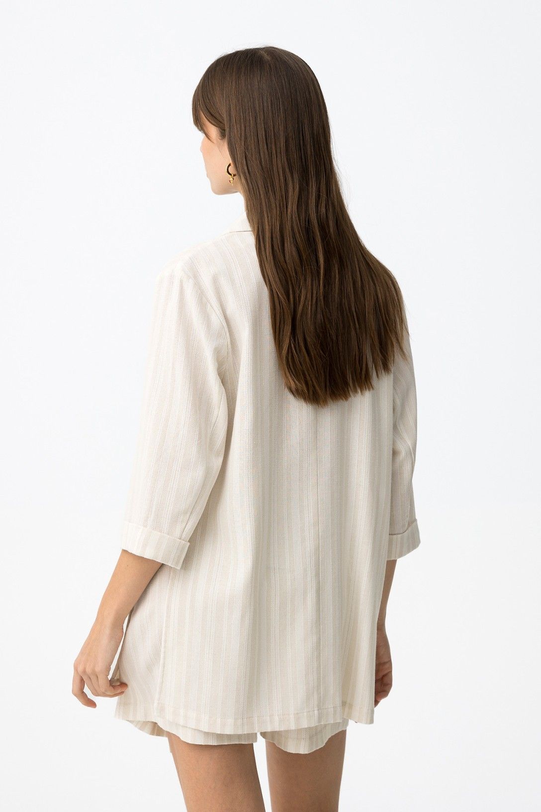 Blazer donna doppio petto in beige e righe in bianco  - completo elegante PE 2026 - vista posteriore