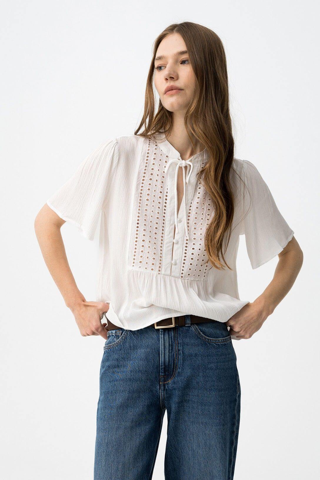 Camicia donna Viscosa Siria bianca con pizzo traforato e manica corta Tiffosi