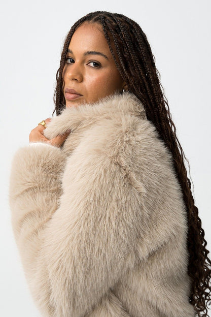 Eco Pelliccia Donna Thretha - Giacca Corta Sintetica con Collo a Revers